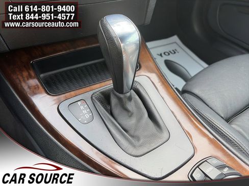 Used 2010 BMW 335i Convertible image 21