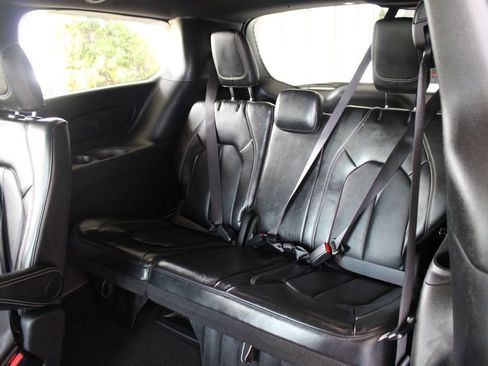 Used 2025 Chrysler Pacifica Select FWD image 27