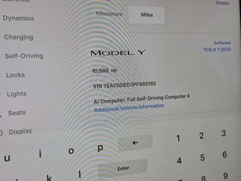 Used 2023 Tesla Model Y 2WD image 33