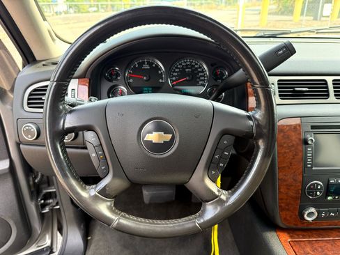 Used 2008 Chevrolet Suburban LTZ w/ LTZ Preferred Equipment Group image 27