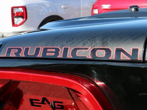 Used 2017 Jeep Wrangler Unlimited Rubicon image 12