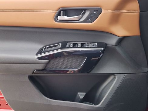 New 2026 Nissan Pathfinder Platinum FWD image 16
