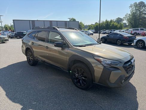 Used 2025 Subaru Outback Onyx Edition AWD/4WD image 9