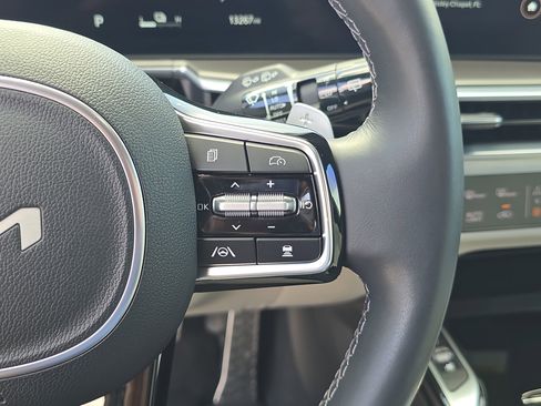Certified 2025 Kia Sorento SX Prestige image 33