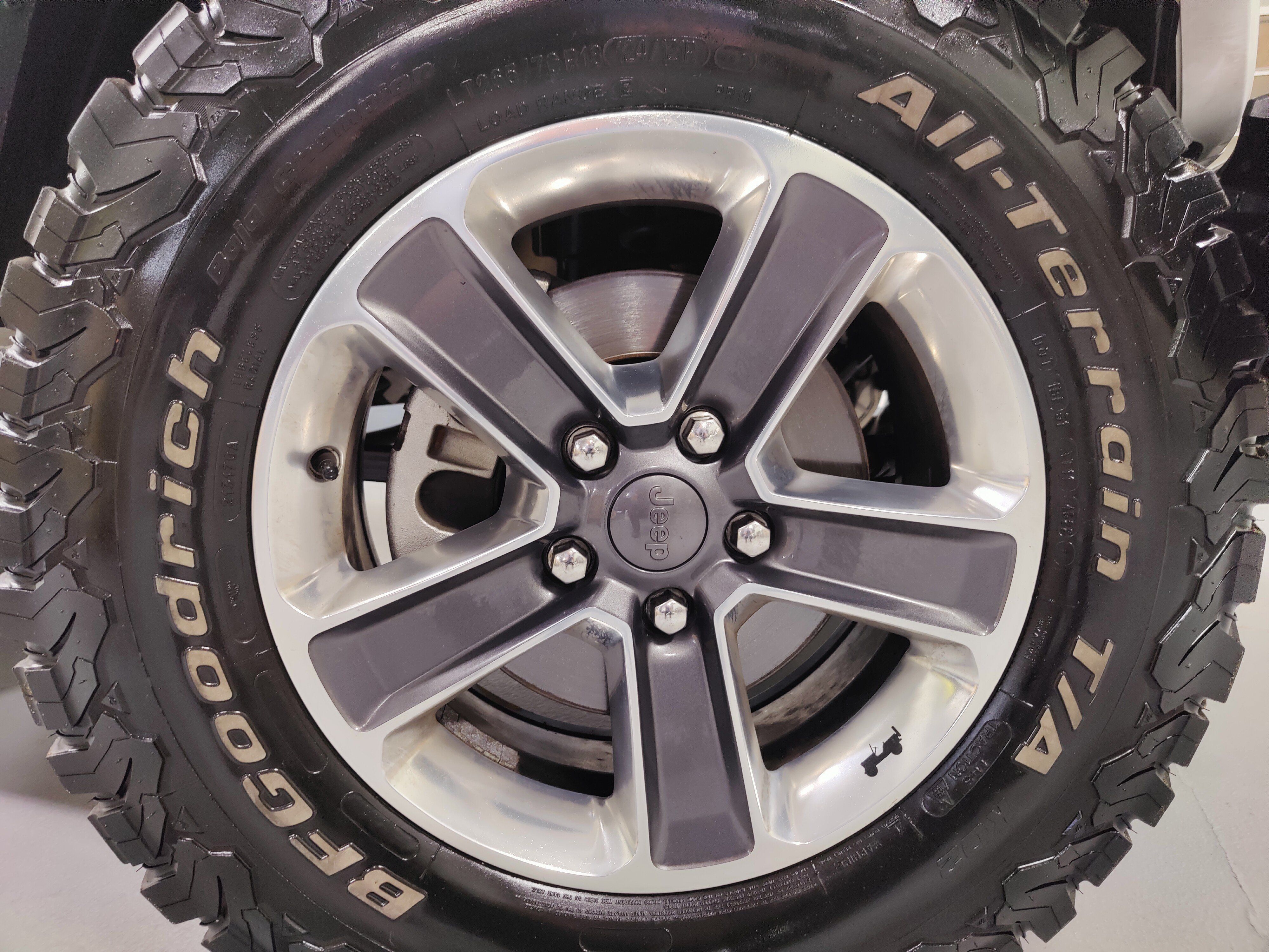 Used 2020 Jeep Wrangler Unlimited Sahara AWD/4WD image 24