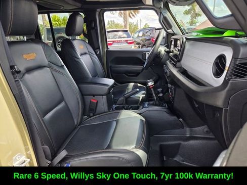 Certified 2025 Jeep Wrangler Willys AWD/4WD image 19