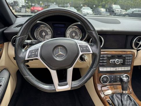 Used 2015 Mercedes-Benz SLK 250 image 30