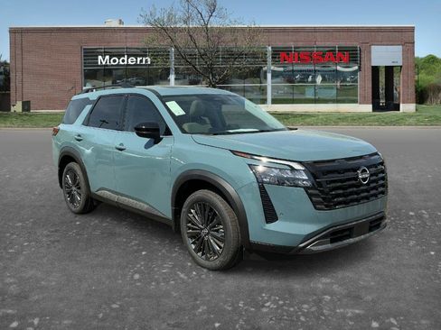 New 2026 Nissan Pathfinder SL image 5
