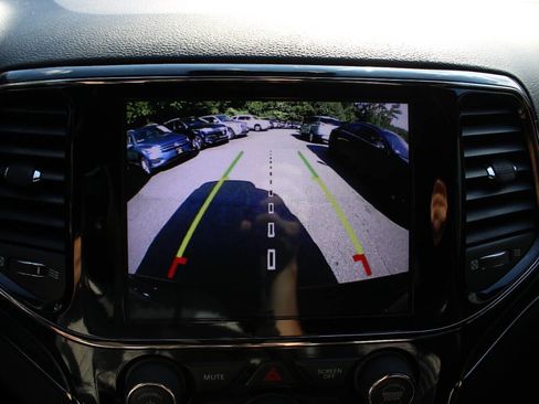 Used 2020 Jeep Grand Cherokee Limited X image 39