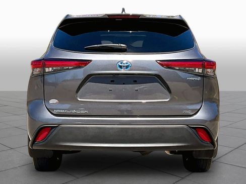 Used 2023 Toyota Highlander XLE AWD/4WD image 5