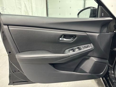 Used 2025 Nissan Sentra SV image 8