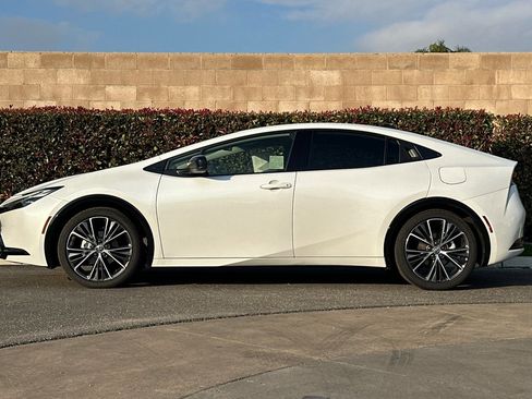 Used 2026 Toyota Prius XLE image 7