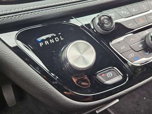 New 2025 Chrysler Pacifica Select image 27