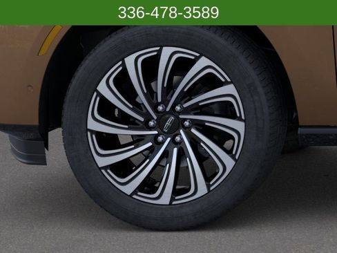 New 2026 Lincoln Navigator L Black Label AWD/4WD image 19