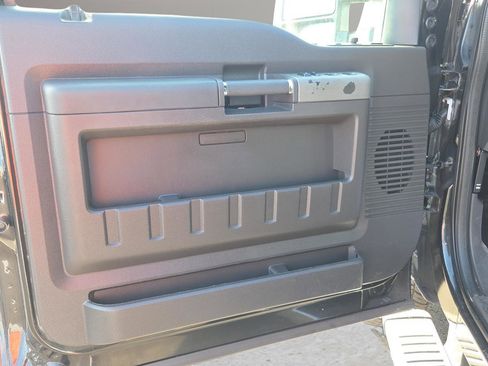 Used 2011 Ford F250 Lariat w/ Lariat Interior Pkg image 75