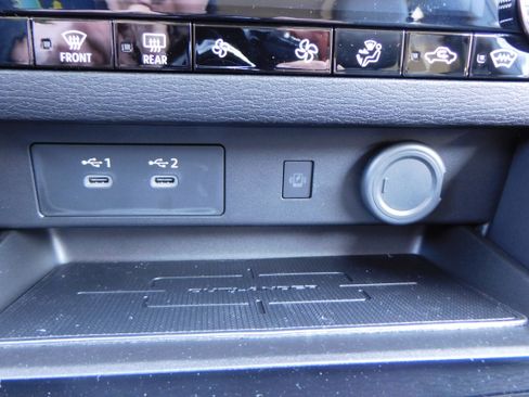 New 2025 Mitsubishi Outlander SE image 23