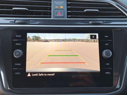 Certified 2024 Volkswagen Tiguan SEL R-Line image 24