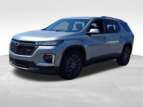 Used 2023 Chevrolet Traverse RS AWD/4WD image 3