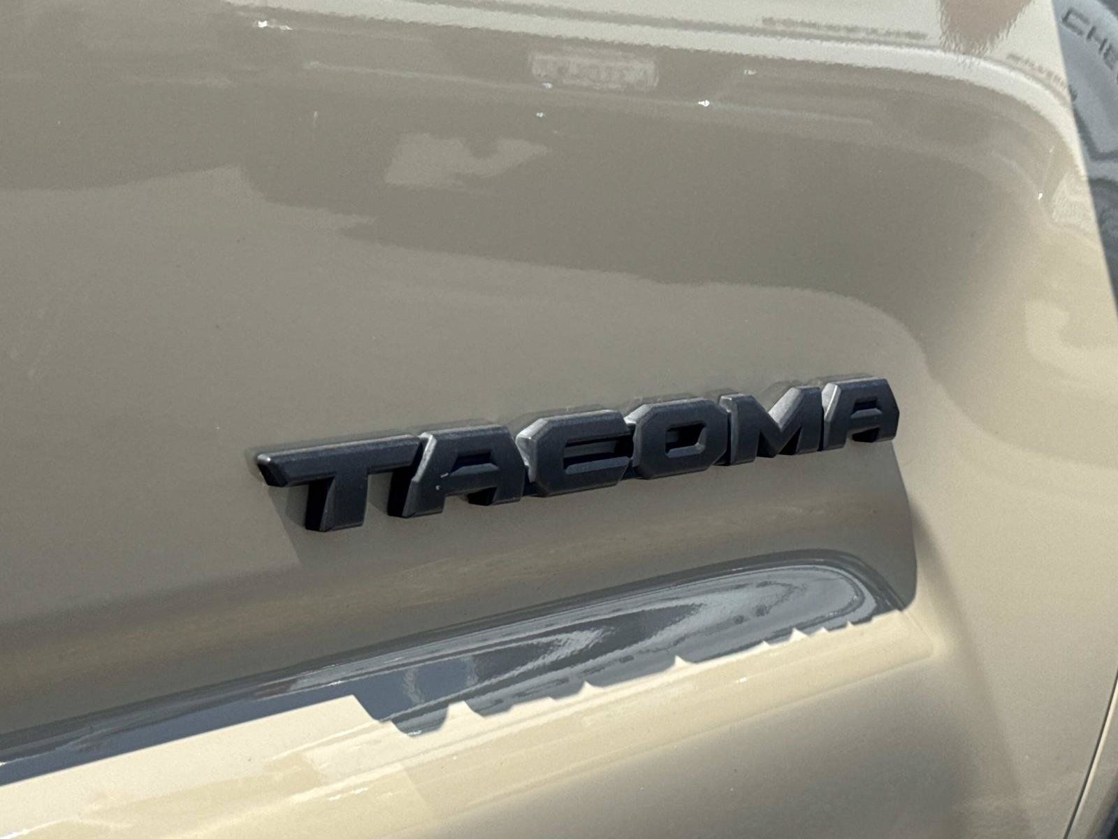 Used 2016 Toyota Tacoma TRD Off-Road w/ Towing Package RWD image 29