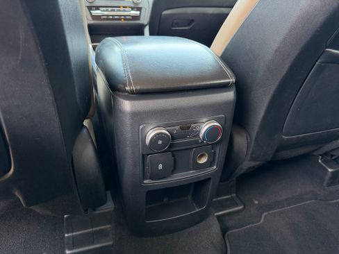 Used 2020 Ford Explorer XLT w/ Equipment Group 202A AWD/4WD image 11