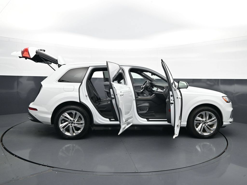 Used 2021 Audi Q7 3.0T Premium Plus w/ Premium Plus Package AWD/4WD image 55