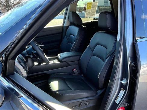 Certified 2025 Nissan Pathfinder SL w/ Cargo Package image 10