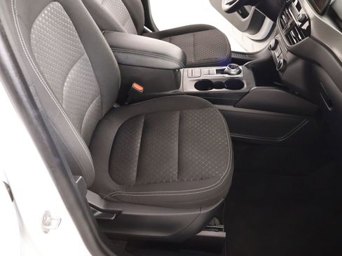 Used 2025 Ford Escape Active AWD/4WD image 12