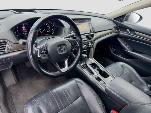 Used 2018 Honda Accord Touring image 7