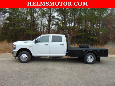 Used 2025 RAM 3500 Tradesman w/ Chrome Appearance Group image 2