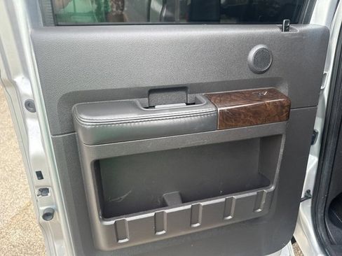 Used 2013 Ford F250 Platinum w/ FX4 Off Road Pkg image 22