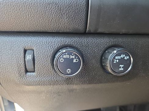 Used 2022 Chevrolet Colorado LT w/ Fleet Safety Package AWD/4WD image 18