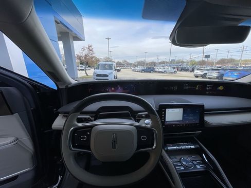 Used 2024 Lincoln Nautilus Reserve w/ Equipment Group 202A AWD/4WD image 10