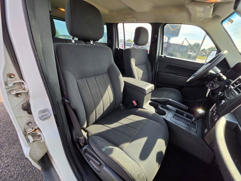 Used 2012 Jeep Liberty Sport RWD image 17