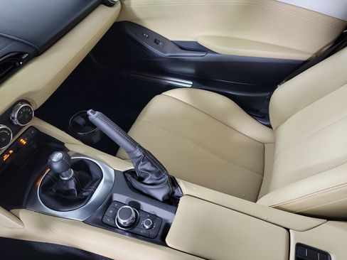 New 2025 MAZDA MX-5 Miata Grand Touring w/ Weather Package image 23