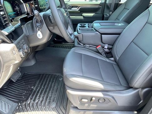 New 2026 Chevrolet Silverado 2500 LT w/ Z71 Chrome Sport Edition AWD/4WD image 24