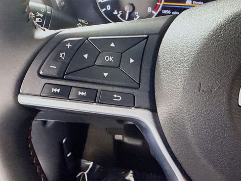 Used 2025 Nissan Sentra SR FWD image 14