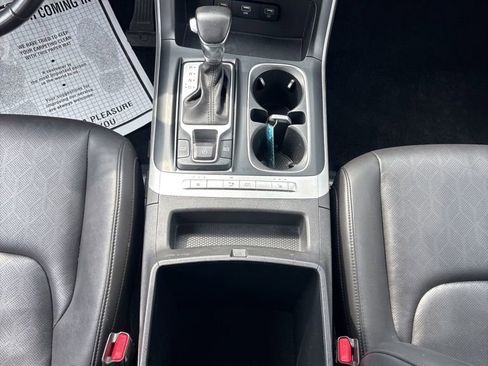 Used 2023 Kia Carnival LX FWD image 19