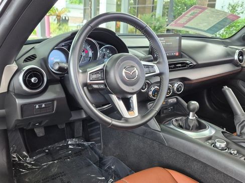 Used 2023 MAZDA MX-5 Miata Grand Touring RWD image 13