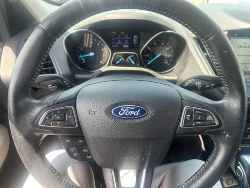 Used 2019 Ford Escape SEL AWD/4WD image 12