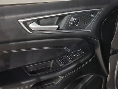 Used 2022 Ford Edge Titanium image 19