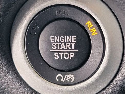 Certified 2023 Chrysler Pacifica Touring-L w/ S Appearance Package image 7