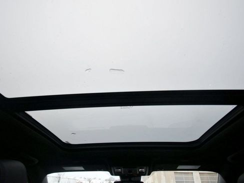 Used 2023 GMC Yukon XL Denali RWD image 28