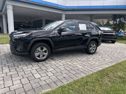 Used 2024 Toyota RAV4 XLE FWD image 31
