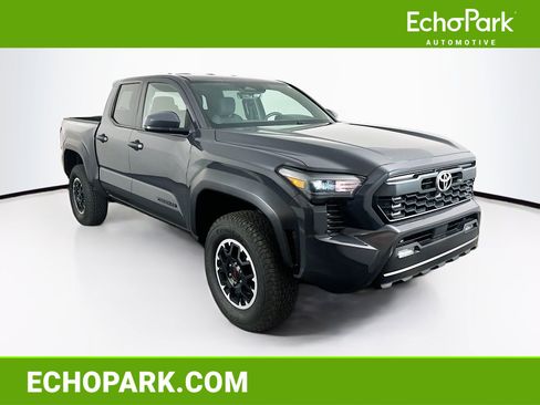 Used 2025 Toyota Tacoma TRD Off-Road image 1