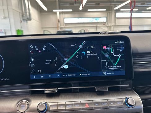 Used 2024 Hyundai Kona SEL w/ Convenience Package AWD/4WD image 17