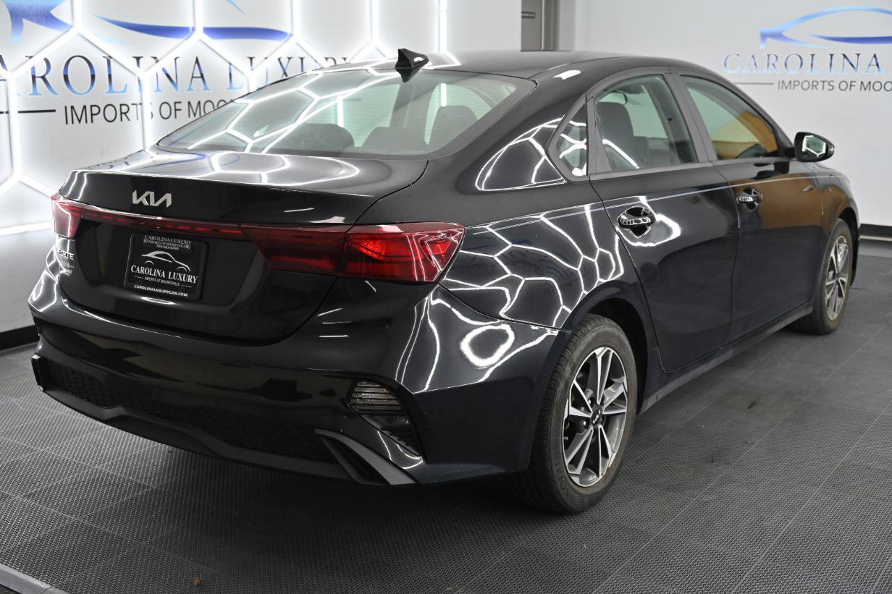 Used 2023 Kia Forte LXS w/ LXS Technology Package FWD image 4