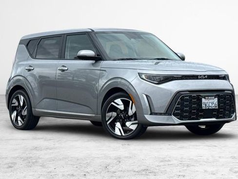 Used 2025 Kia Soul GT-Line w/ GT-Line Technology Package FWD image 2