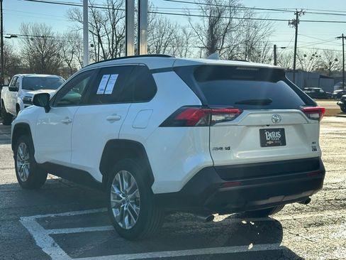 Used 2022 Toyota RAV4 XLE Premium image 7