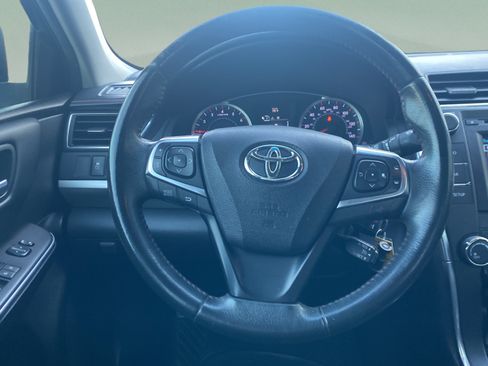 Used 2017 Toyota Camry SE w/ Moonroof Package FWD image 15