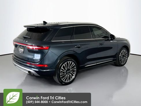 Used 2020 Lincoln Corsair Reserve image 16